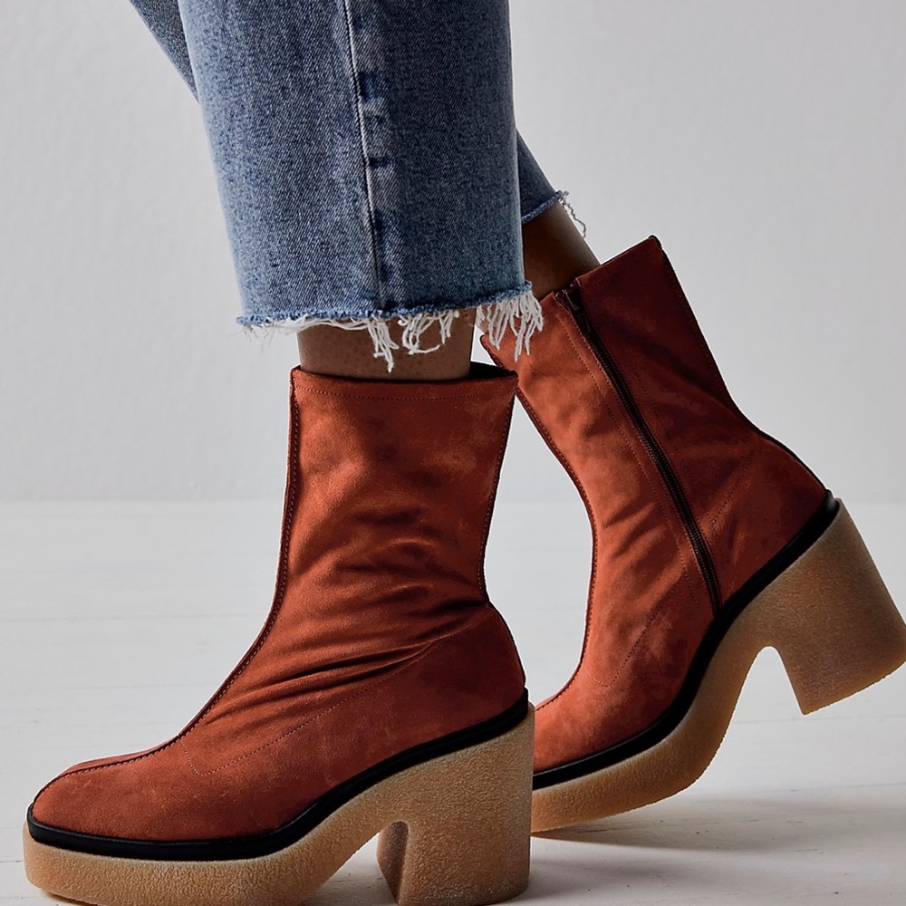 FREE PEOPLE GIGI ANKLE BOOTS -SIZE 38/8 - NEW IN BOX - Picture 3 of 8